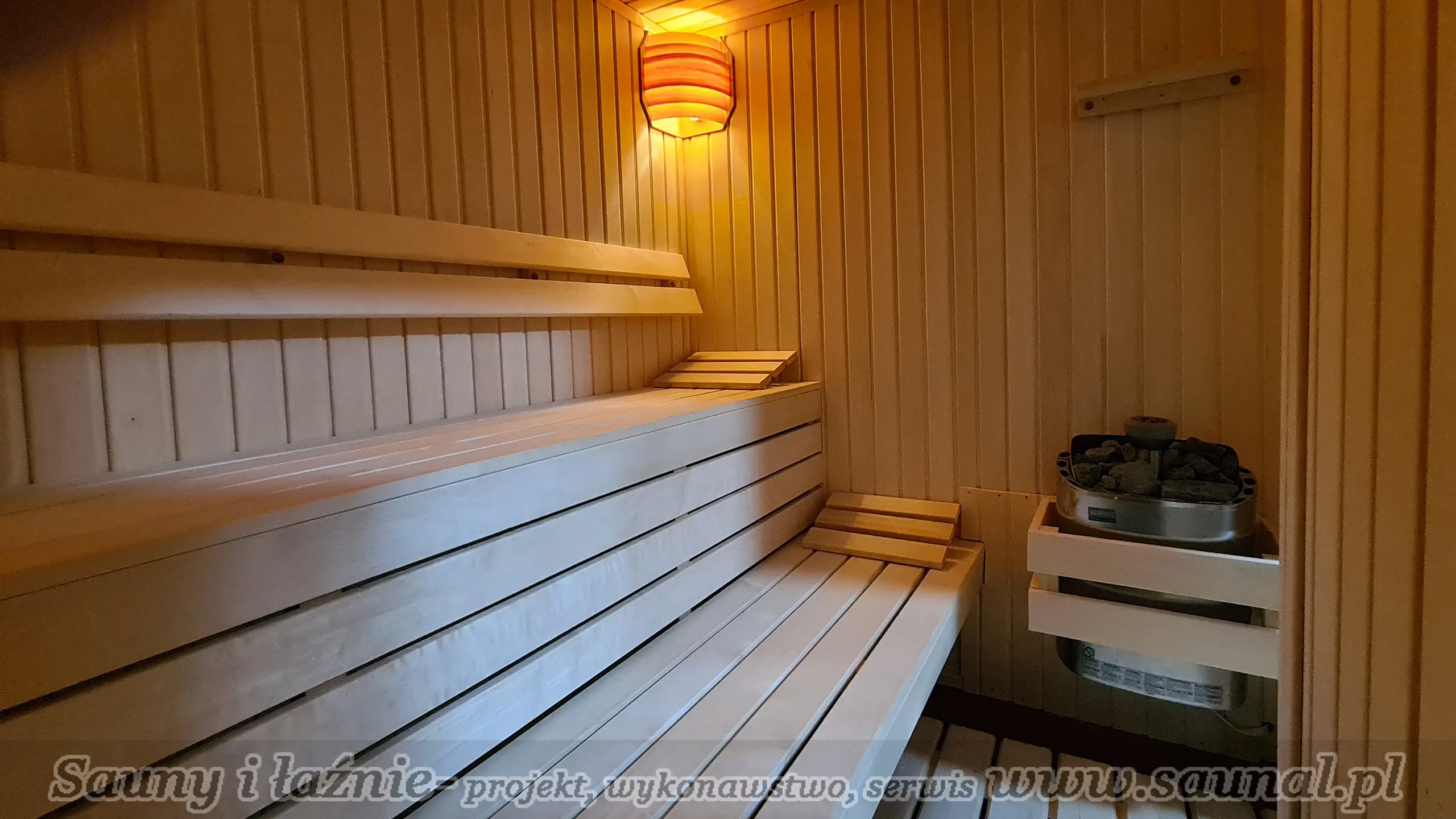 wnętrze sauny fińskiej